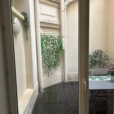 Charmant Studio Au Coeur De Paris Exterior foto